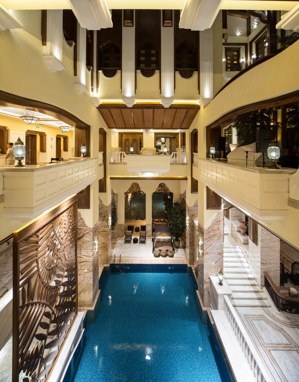 4. 水之梦CBD店钢结构夹层.jpg